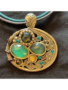 Vintage Bohemian Green Gold Stone Pendant Leather Chain